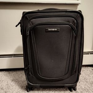 Samsonite 21" carryon suitcase